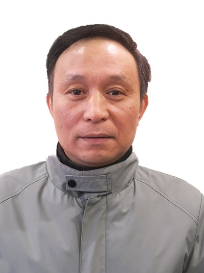 盧學(xué)斌個(gè)人照片.jpg